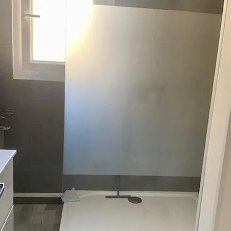 F2 Renove Centre-ville Proche Cures - Fr-1-703-192 Apartment